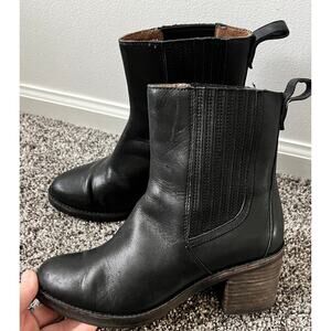 UGG Camden Boot women's size 7.5